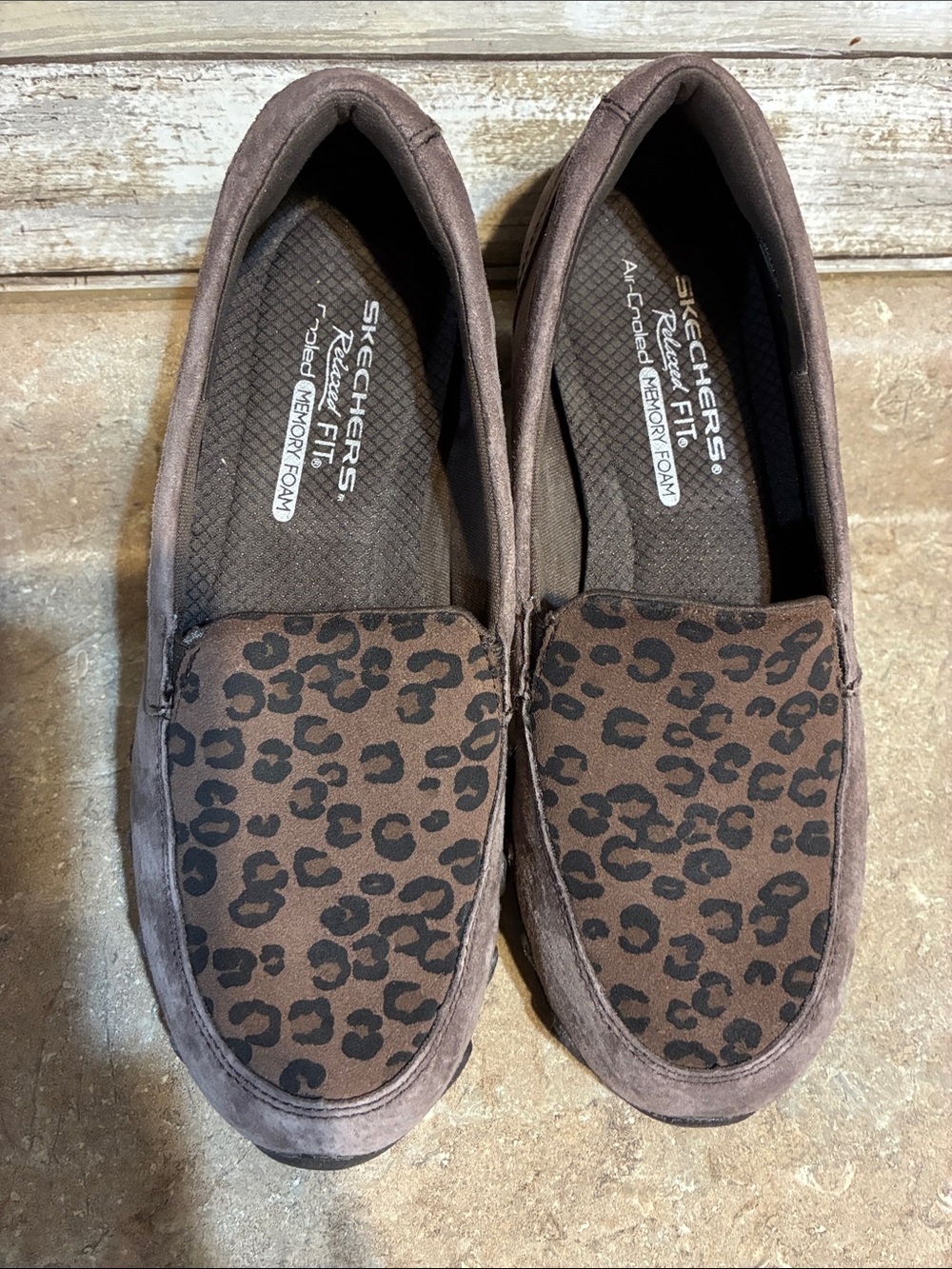 Skechers Size 7.5 Women's Brown Leopard Print Slip-On Loafers